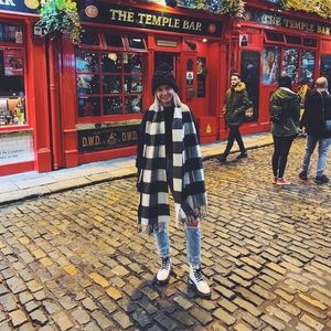 Meet your Posher, Molly